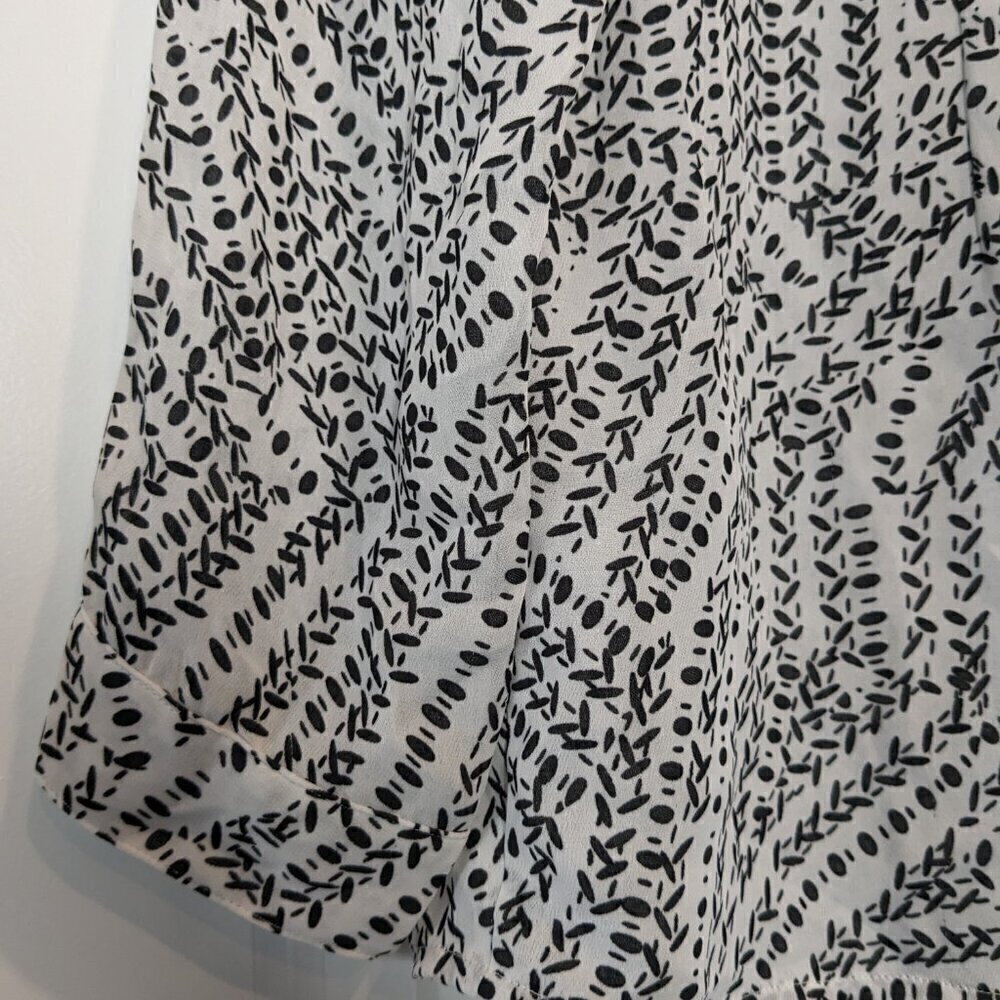CAbi Button-up Blouse Womens M Black White Long Sleeve Split-Back Osaka Nights - Picture 10 of 16
